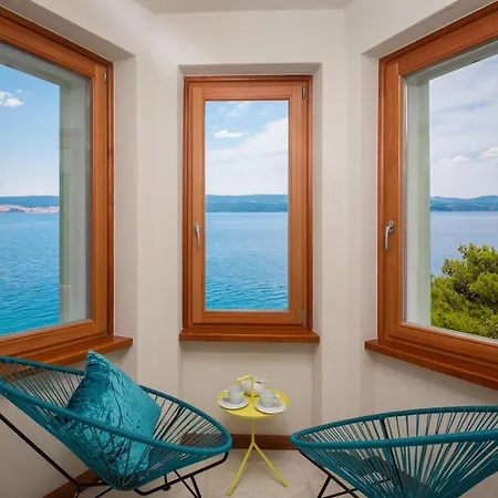 Luxury Beachfront Sea Palace With Private Pool, Jacuzzi, Sauna And Gym Right At The In - Omis Willa