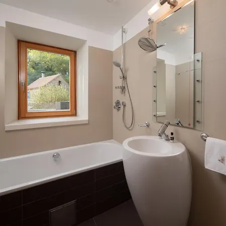 Luxury Beachfront Sea Palace With Private Pool, Jacuzzi, Sauna And Gym Right At The In - Omis Lokva Rogoznica