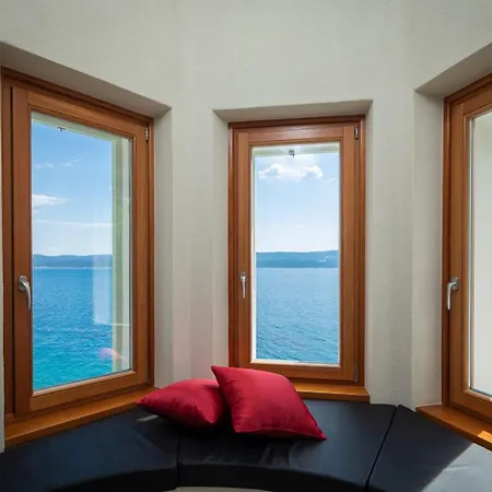Luxury Beachfront Sea Palace With Private Pool, Jacuzzi, Sauna And Gym Right At The In - Omis Villa *