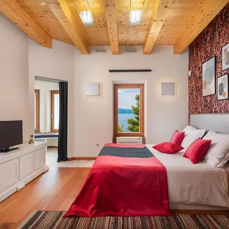 Luxury Beachfront Sea Palace With Pool & Near Omis Lokva Rogoznica