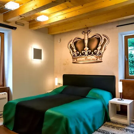 Luxury Beachfront Sea Palace With Pool & Near Omis Βίλα *