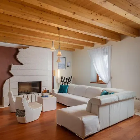 Luxury Beachfront Sea Palace With Private Pool, Jacuzzi, Sauna And Gym Right At The In - Omis *