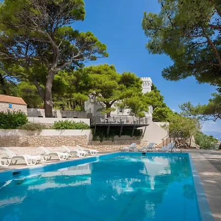 Luxury Beachfront Sea Palace With Pool & Near Omis *